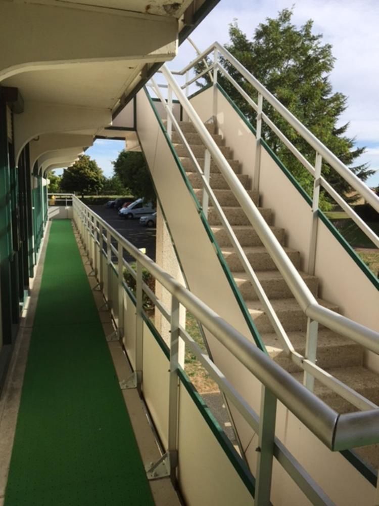 Premiere Classe Niort Est La Creche Esterno foto