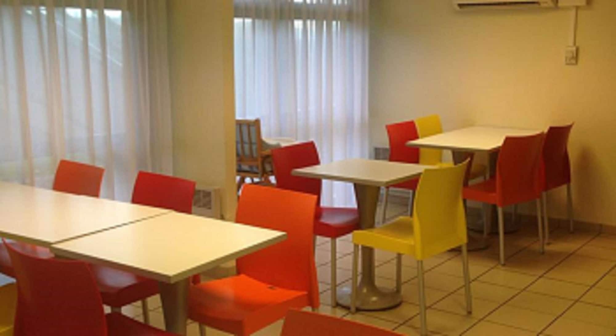 Premiere Classe Niort Est La Creche Esterno foto